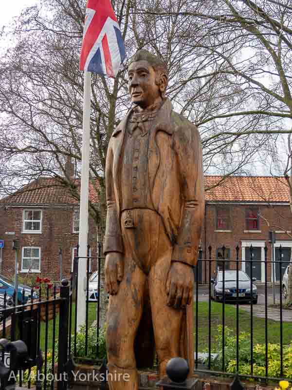 Bradley Oak Statue. Wooden sculpture of William Bradley the Yorkshire Giant in Market Weighton.